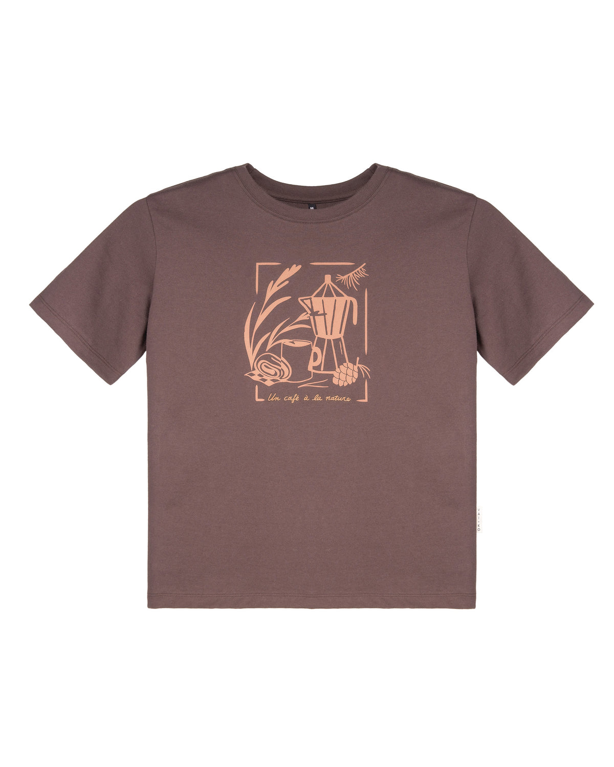 Brown t-shirt with a light orange coffee pot, cup, and plant illustration and le café et la nature text.